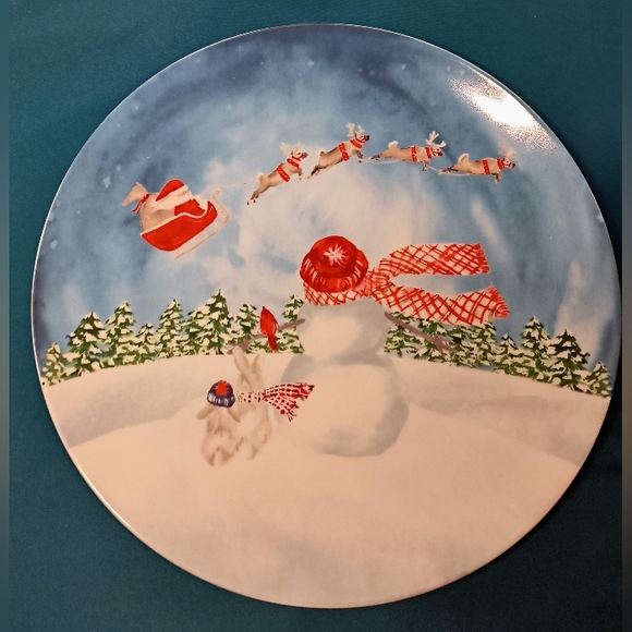 😲 Festive Santa and Reindeer Plates - Picture 3 of 10